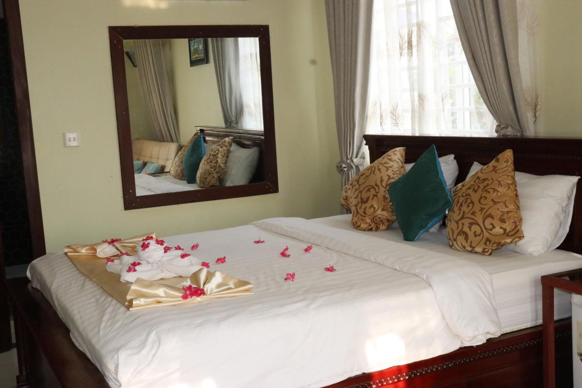 Ahha Boutique Kampot Hotel Exterior photo