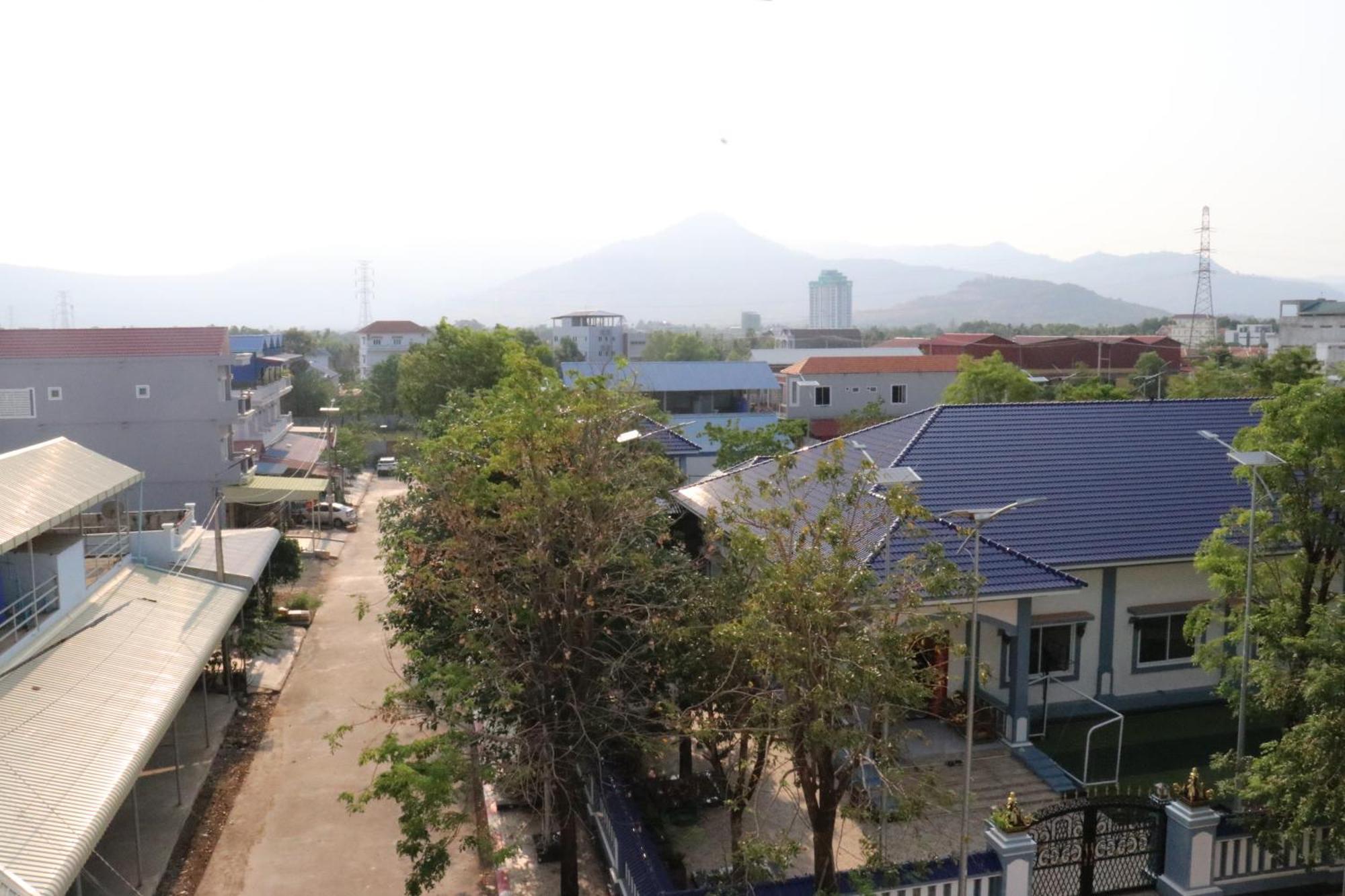 Ahha Boutique Kampot Hotel Exterior photo