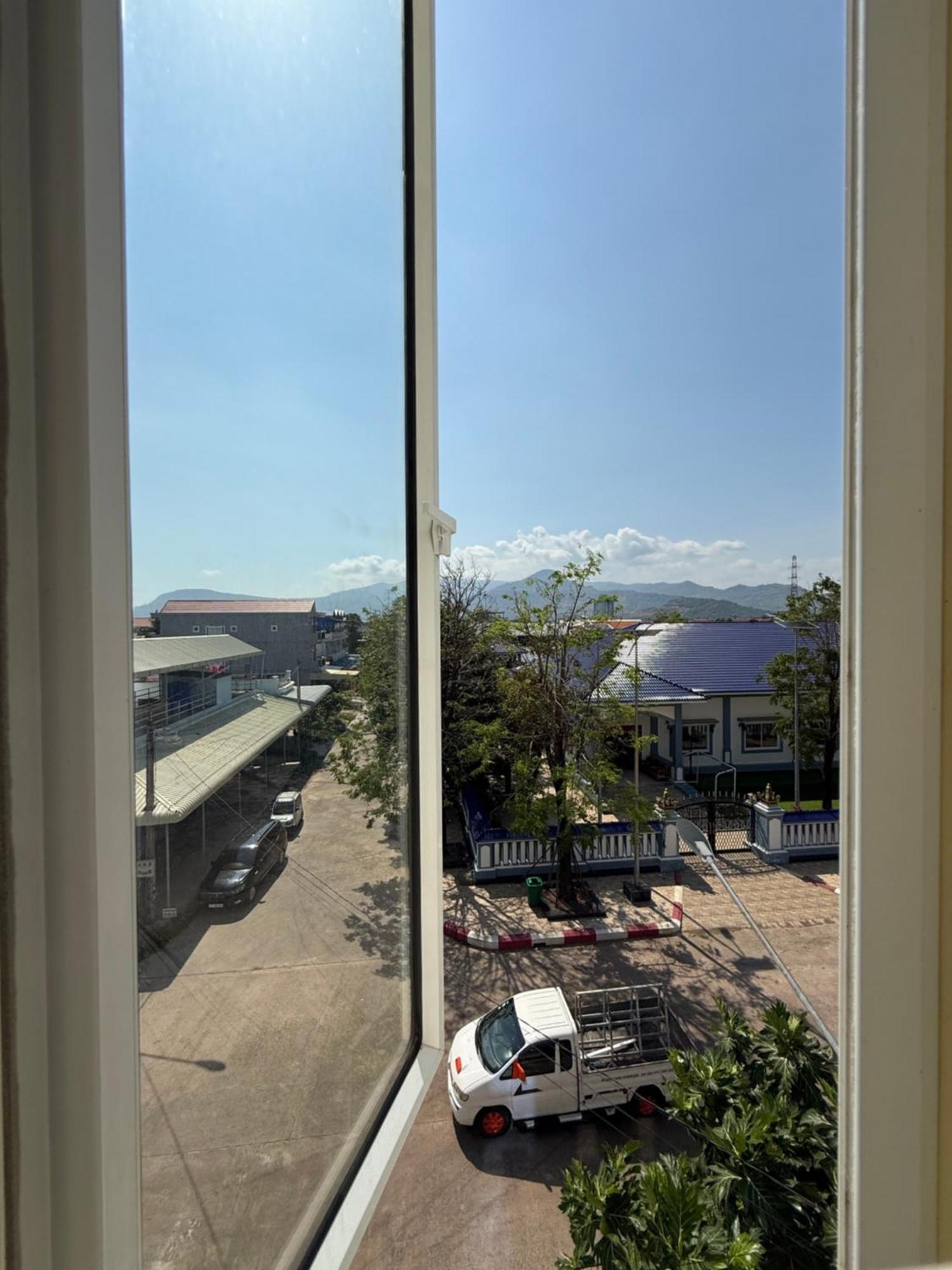 Ahha Boutique Kampot Hotel Exterior photo